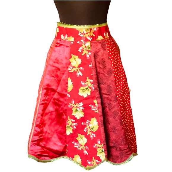 Vintage Holiday Apron - Picture 2 of 10